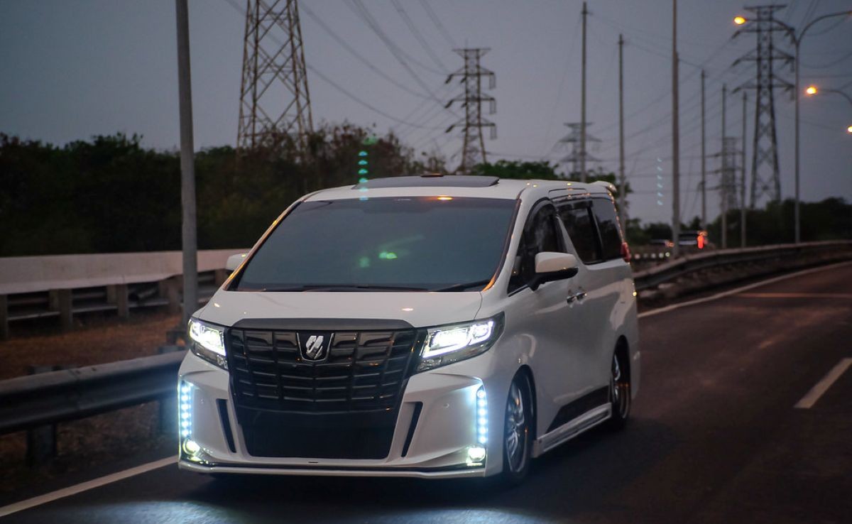 Sewa Mobil Bandara Soetta Magelang